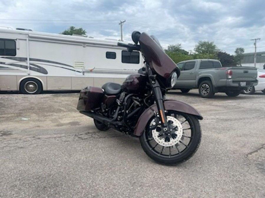 2018 Harley-Davidson® FLTRXS - Road Glide® Special