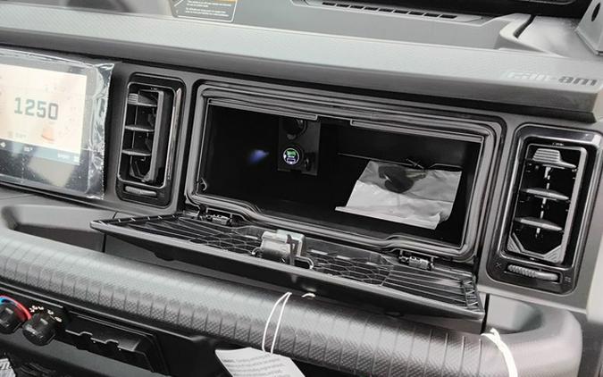 2026 Can-Am Defender XT CAB HD11 With 10.25 In.Display