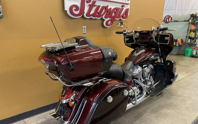 2022 Indian Roadmaster Maroon MetallicCrimson Metallic