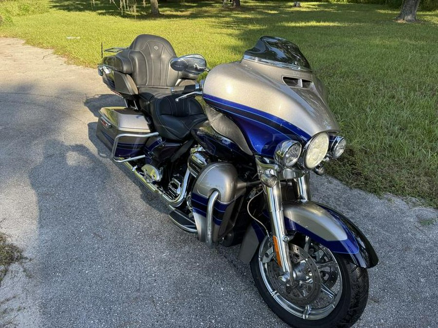 2017 Harley-Davidson® FLHTKSE - CVO™ Limited