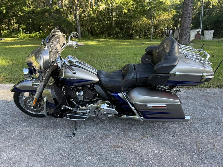 2017 Harley-Davidson® FLHTKSE - CVO™ Limited