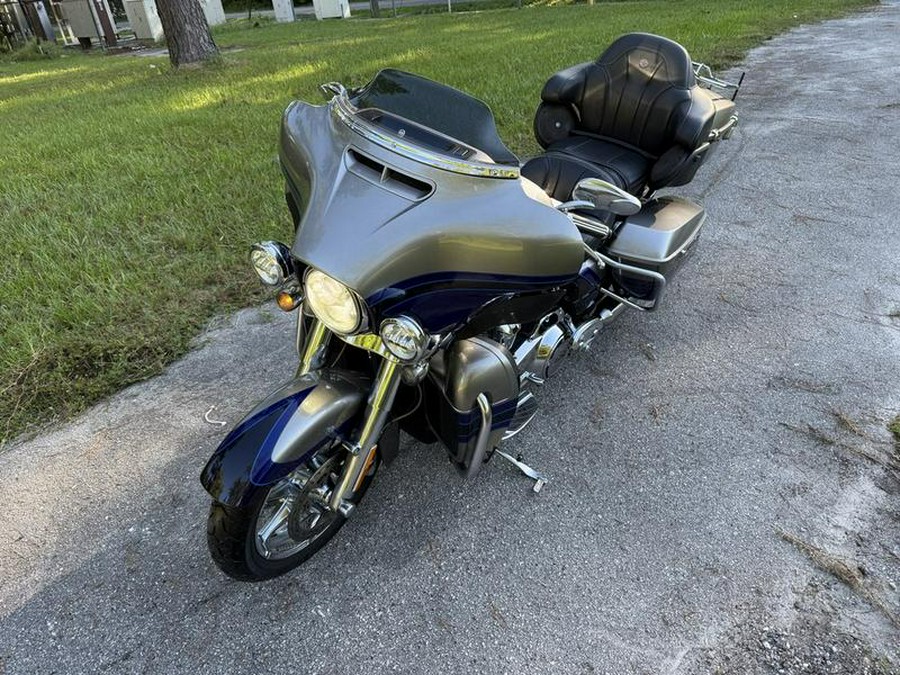 2017 Harley-Davidson® FLHTKSE - CVO™ Limited