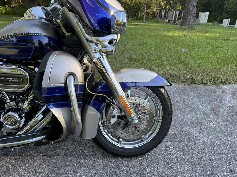 2017 Harley-Davidson® FLHTKSE - CVO™ Limited