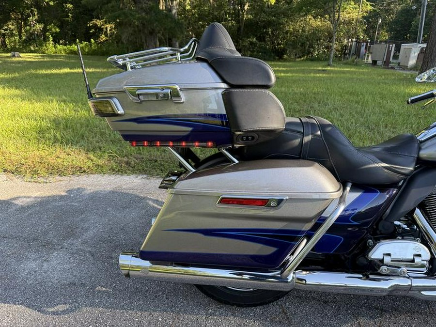 2017 Harley-Davidson® FLHTKSE - CVO™ Limited