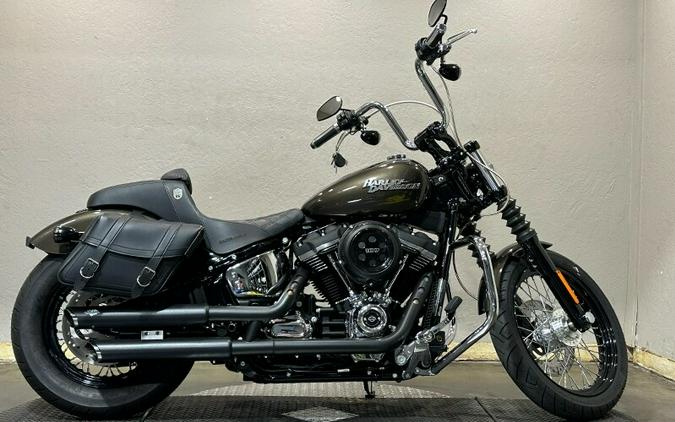Harley-Davidson® Street Bob® 2020 River Rock Gray