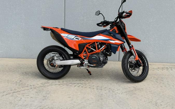 2024 KTM 690 SMC R