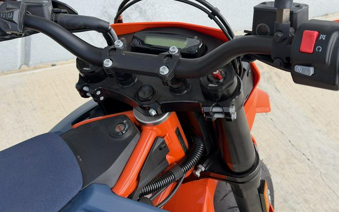 2024 KTM 690 SMC R