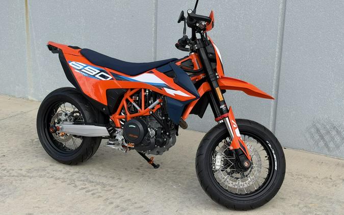 2024 KTM 690 SMC R