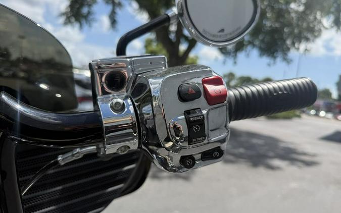 2014 Indian Motorcycle Chieftain Thunder Black