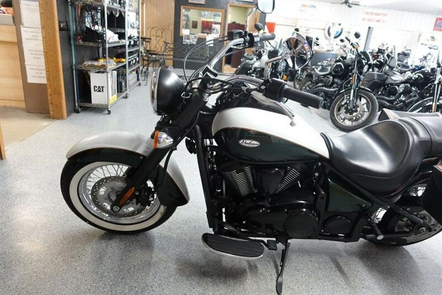 2022 Kawasaki Vulcan 900 Classic