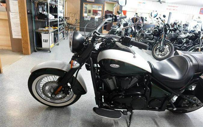 2022 Kawasaki Vulcan 900 Classic