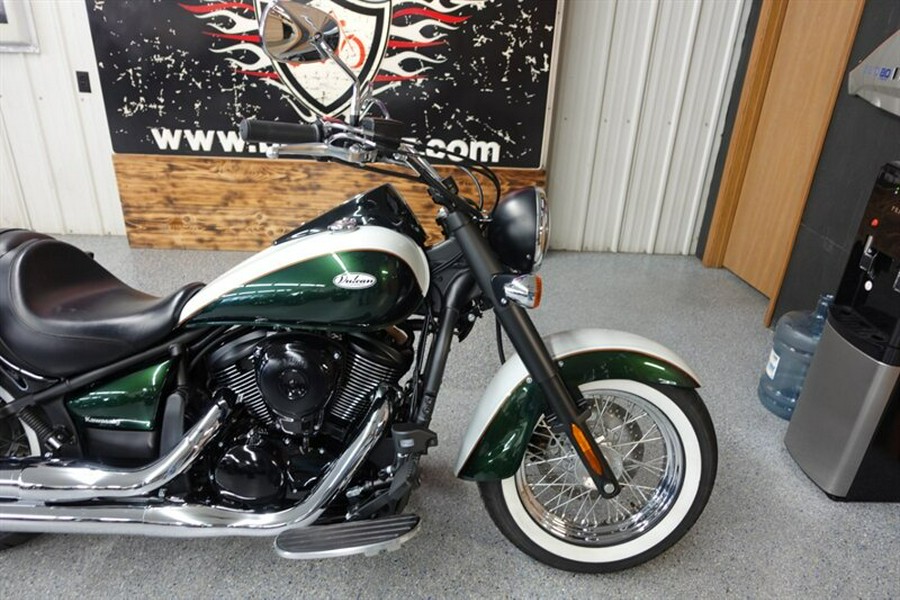 2022 Kawasaki Vulcan 900 Classic