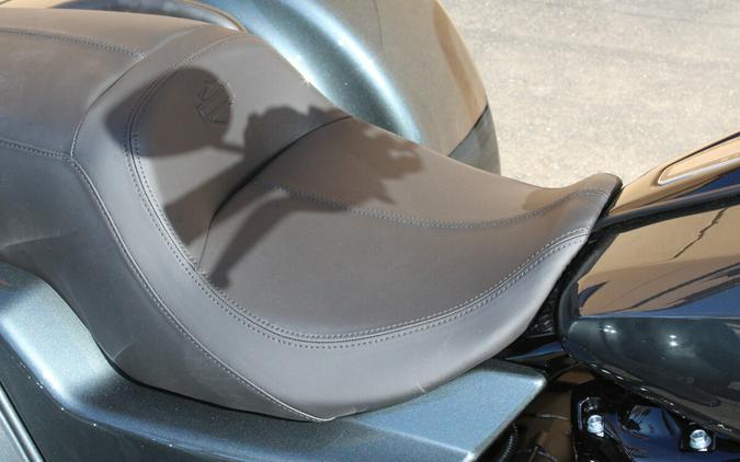 Harley-Davidson® Road Glide 3 2026 FLTRT 84679102 IRON HORSE MTLC