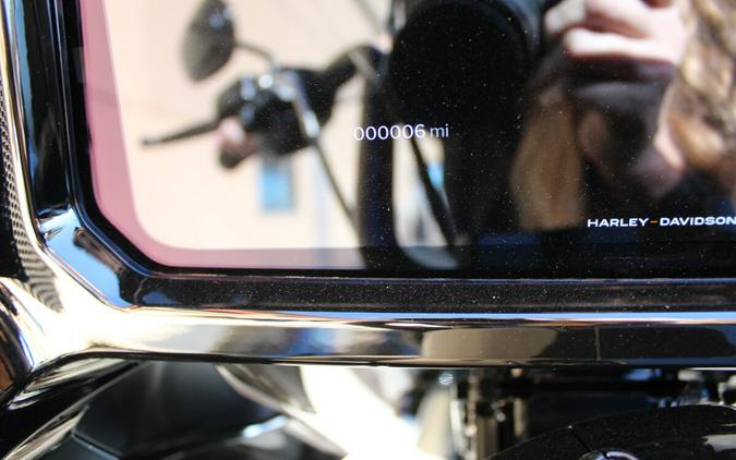 Harley-Davidson® Road Glide 3 2026 FLTRT 84679102 IRON HORSE MTLC