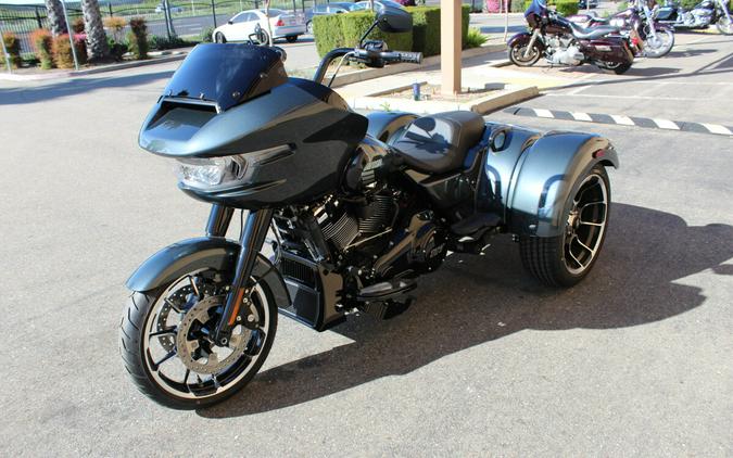 Harley-Davidson® Road Glide 3 2026 FLTRT 84679102 IRON HORSE MTLC