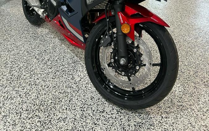 2026 Kawasaki Ninja® 500 SE ABS