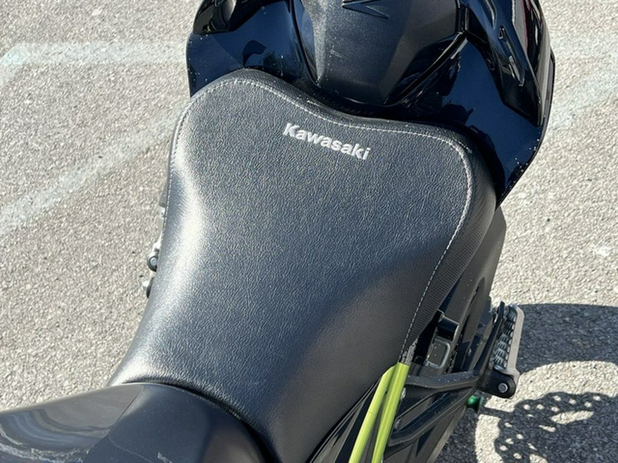 2020 Kawasaki Z900 ABS Metallic Graphite Gray/Metallic Spark Bla