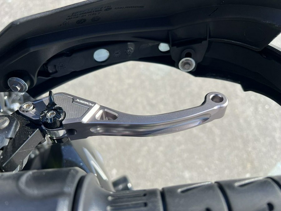 2020 Kawasaki Z900 ABS Metallic Graphite Gray/Metallic Spark Bla