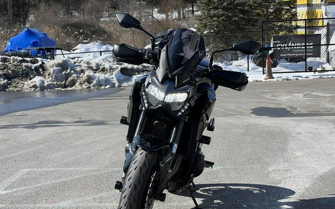 2020 Kawasaki Z900 ABS Metallic Graphite Gray/Metallic Spark Bla