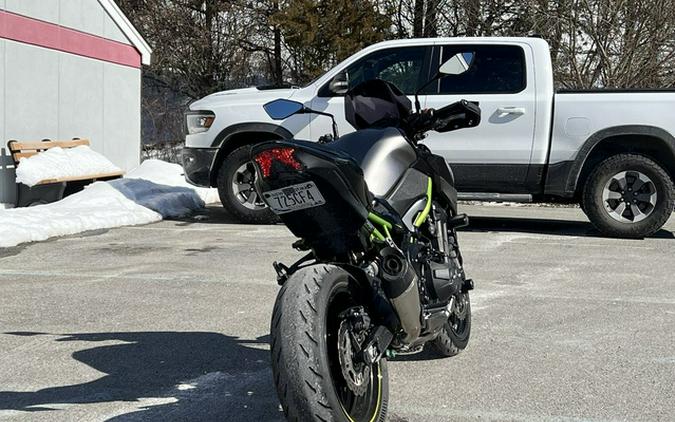 2020 Kawasaki Z900 ABS Metallic Graphite Gray/Metallic Spark Bla
