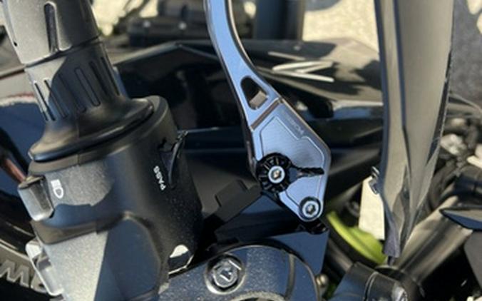 2020 Kawasaki Z900 ABS Metallic Graphite Gray/Metallic Spark Bla