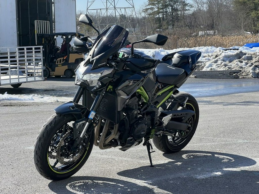 2020 Kawasaki Z900 ABS Metallic Graphite Gray/Metallic Spark Bla