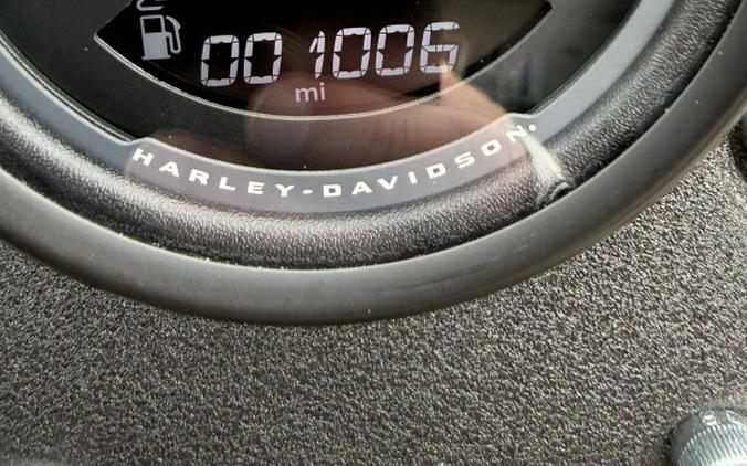 2025 Harley-Davidson® Low Rider® ST Vivid Black - Black Finish