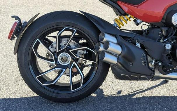 2025 Ducati Diavel V4 Ducati Red