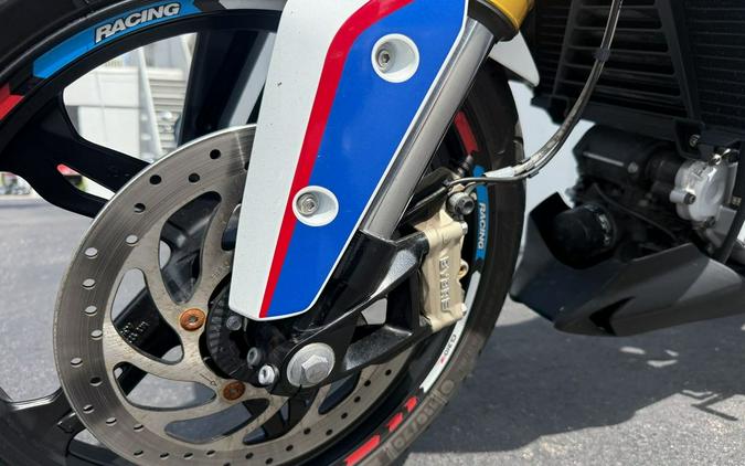 2018 BMW G 310 R Pearl White Metallic