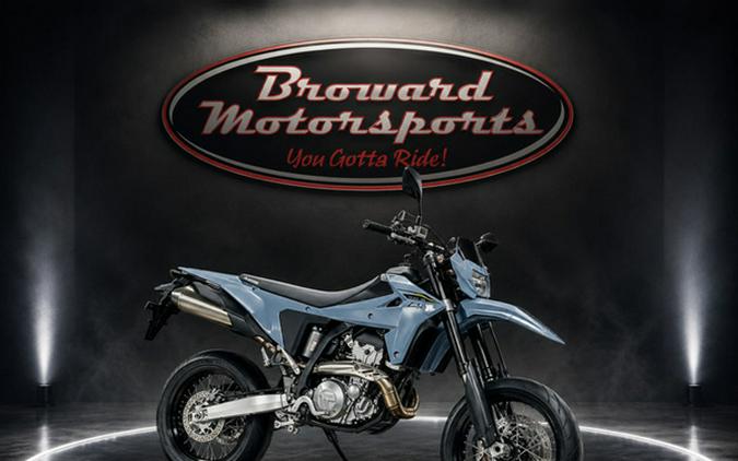 2025 Suzuki DR-Z4SM