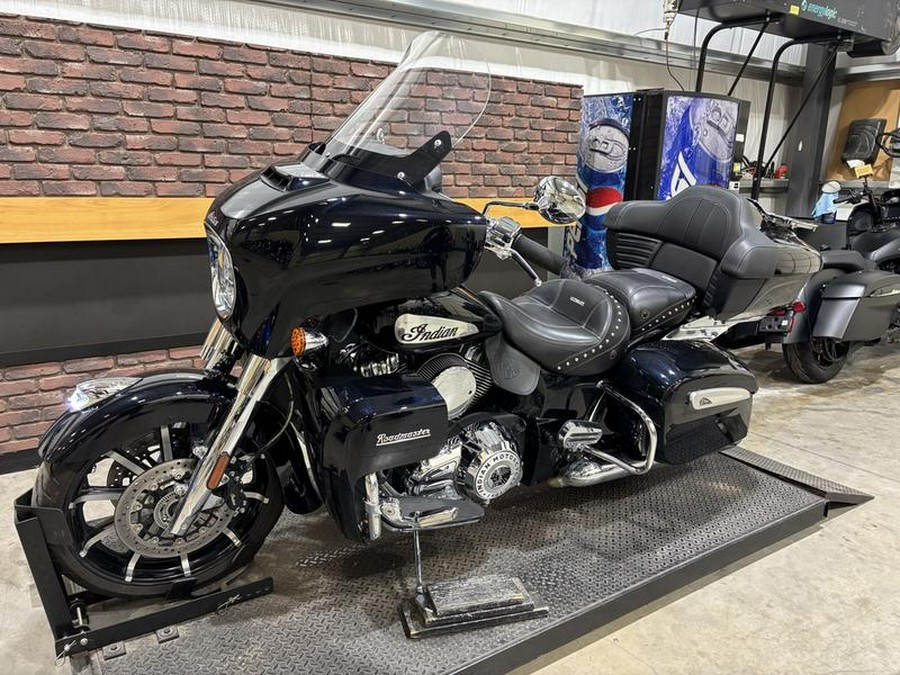 2021 Indian Motorcycle® Roadmaster® Limited Thunder Black Azure Crystal