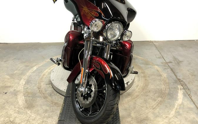 2011 Harley-Davidson® CVO Electra Glide Ultra Classic - FP8020