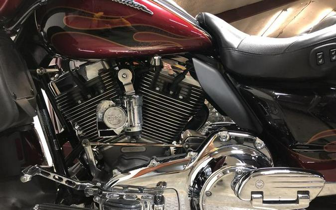 2011 Harley-Davidson® CVO Electra Glide Ultra Classic - FP8020