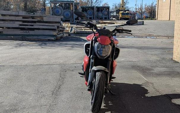 2025 Ducati Diavel V4 Ducati Red