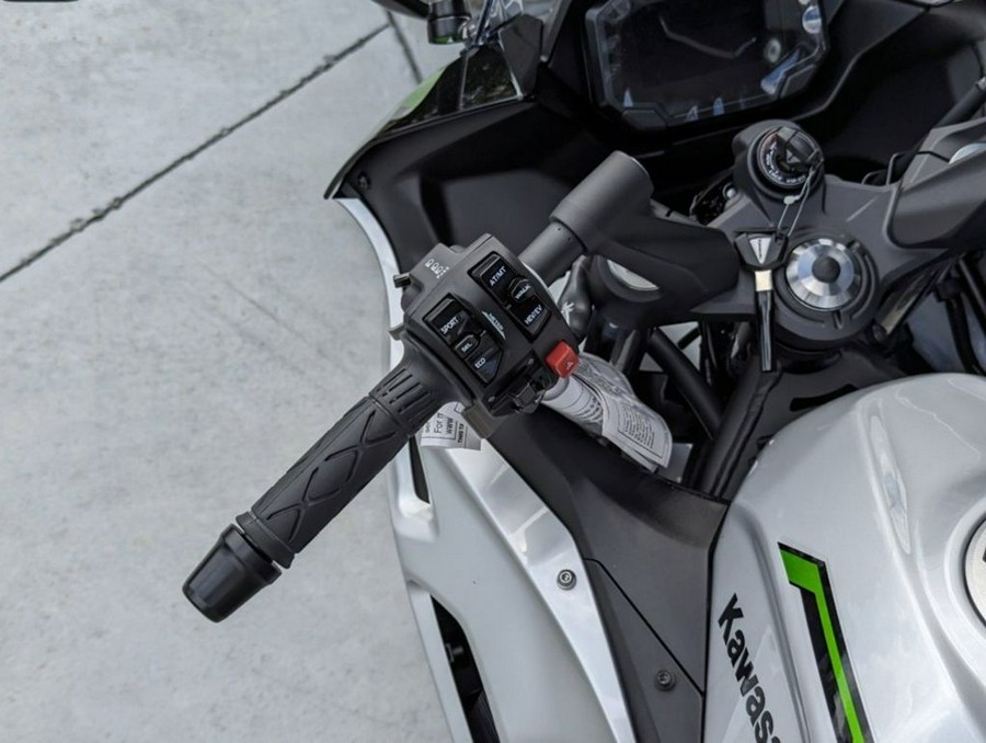 2024 Kawasaki Ninja® 7 Hybrid ABS