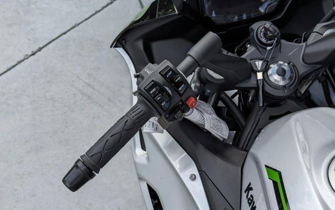 2024 Kawasaki Ninja® 7 Hybrid ABS