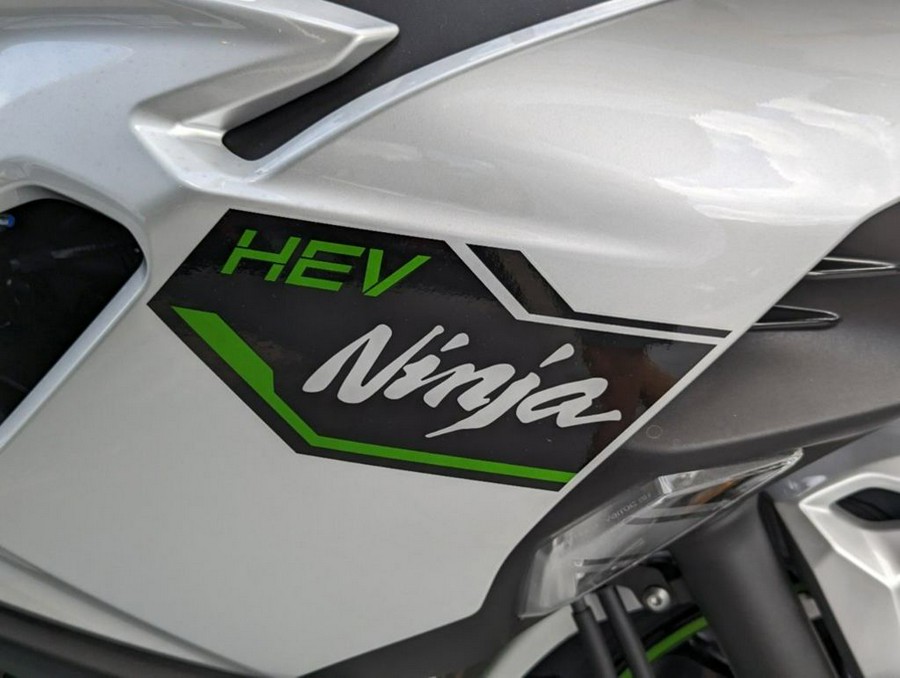 2024 Kawasaki Ninja® 7 Hybrid ABS