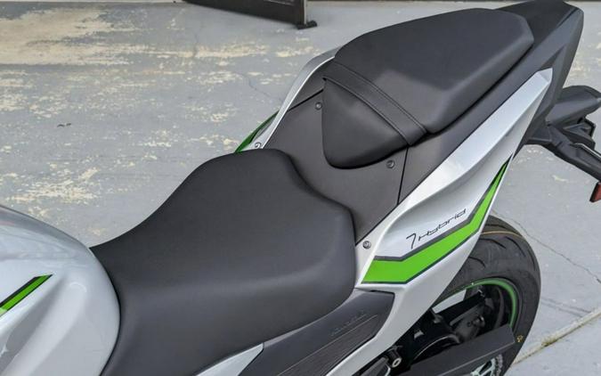 2024 Kawasaki Ninja® 7 Hybrid ABS