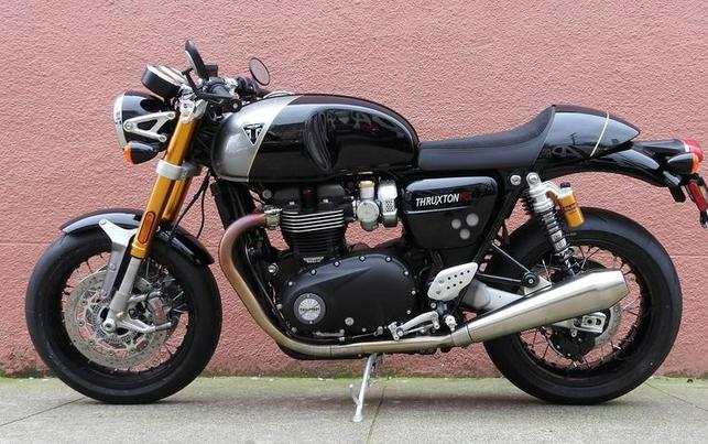 2024 Triumph Thruxton RS Jet Black / Silver Ice