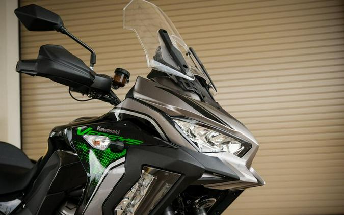 New 2023 KAWASAKI VERSYS 1000 SE LT METALLIC GRAPHITE AND METALLIC DIABLO BLACK AND METALLIC FLAT SPARK BLACK