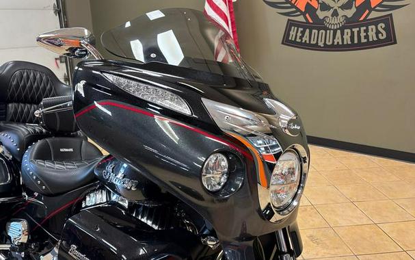 2020 Indian Motorcycle® Roadmaster® Elite Thunder Black Vivid Crystal Over Gunmetal Flake