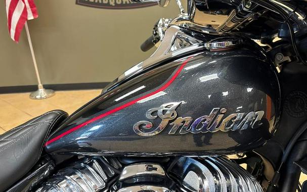 2020 Indian Motorcycle® Roadmaster® Elite Thunder Black Vivid Crystal Over Gunmetal Flake