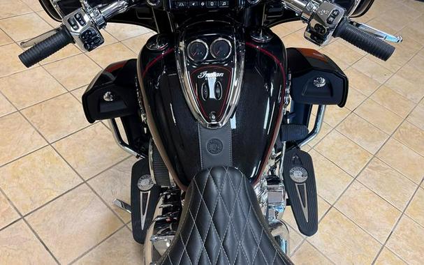 2020 Indian Motorcycle® Roadmaster® Elite Thunder Black Vivid Crystal Over Gunmetal Flake