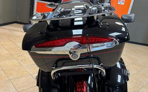 2020 Indian Motorcycle® Roadmaster® Elite Thunder Black Vivid Crystal Over Gunmetal Flake