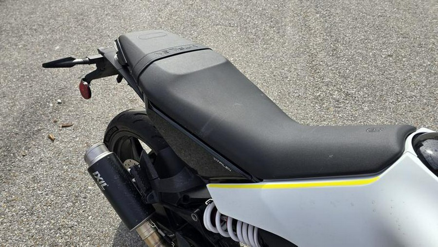 2024 Husqvarna® Svartpilen 401