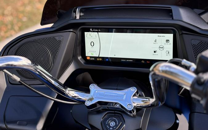 2025 Harley-Davidson Road Glide Blue Burst