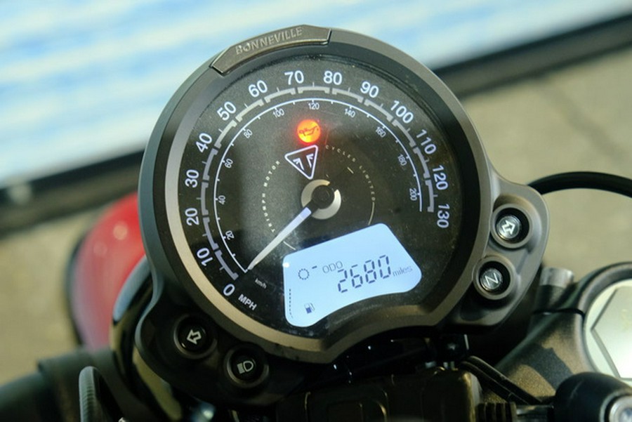 2022 Triumph BOBBER GOLD LINE