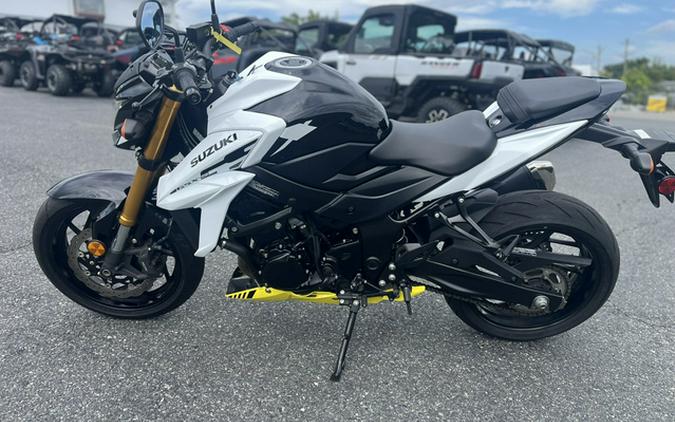 2021 Suzuki GSX-S750ZAM1