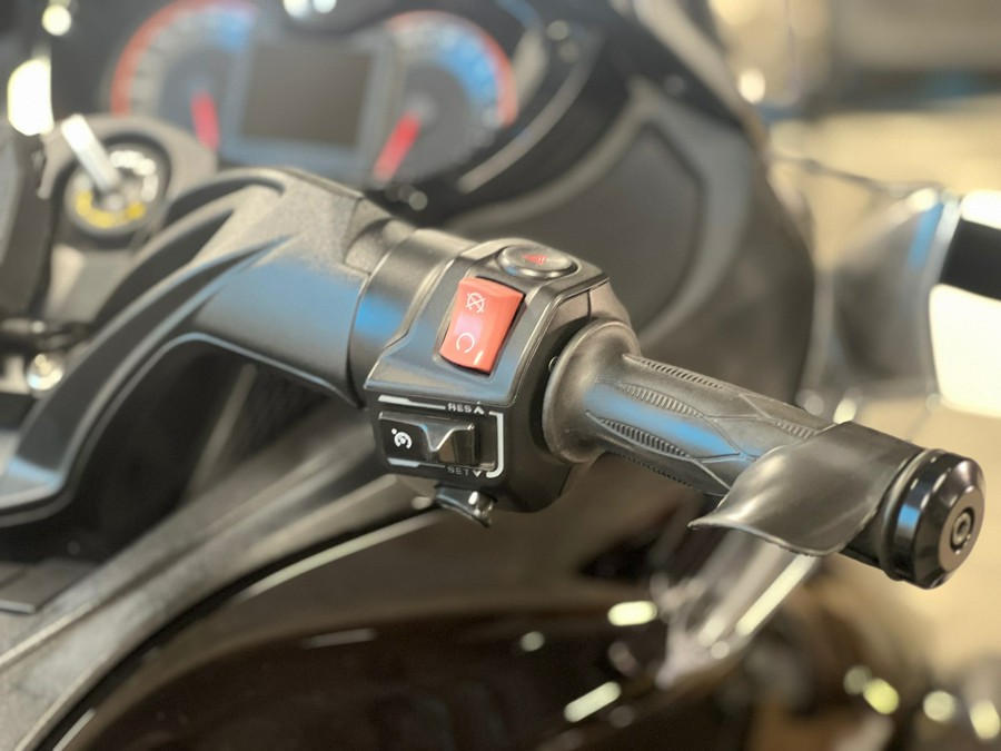 2013 Can-Am Spyder® ST Limited