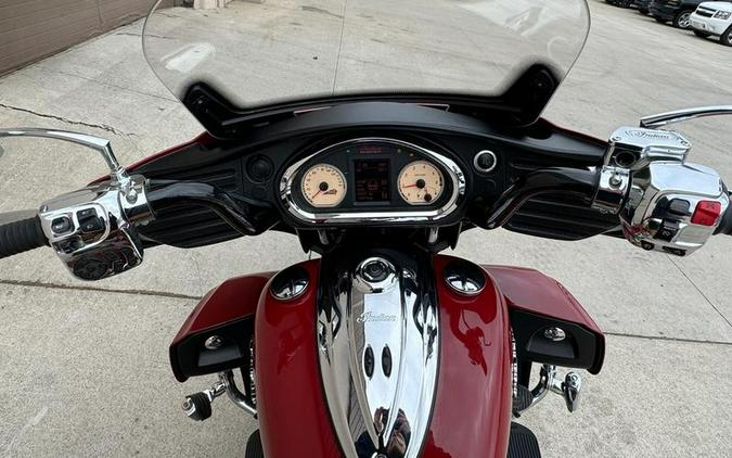 2015 Indian Motorcycle® Roadmaster™ Indian Red